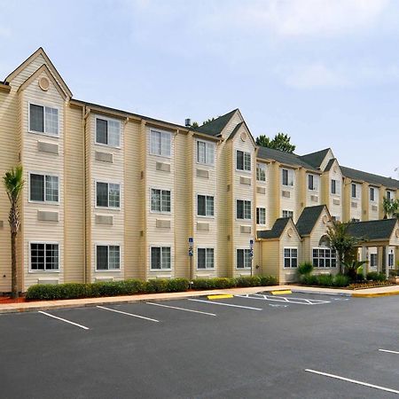 Hometown Inn & Suites Jacksonville Butler Blvd./Southpoint Екстер'єр фото